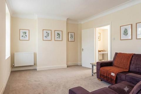 2 bedroom flat to rent, The Broadway, Mill Hill, NW7