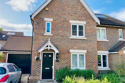 3 bedroom semi-detached house to rent, Harwood Court, Horsham