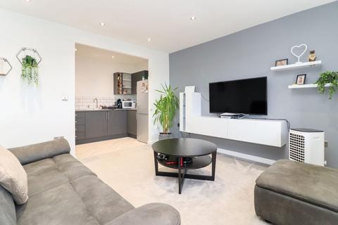 2 bedroom apartment for sale, The Sidings, Bedford