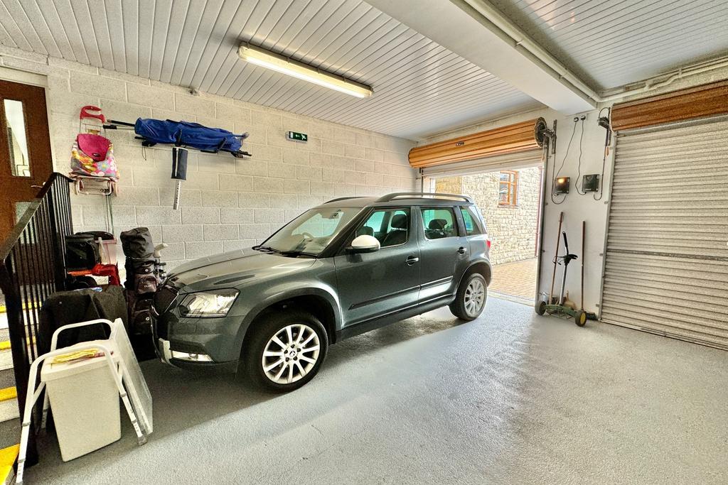 Open Plan Garage