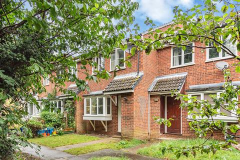 16 Bramley Close, Staines, TW18 1PY