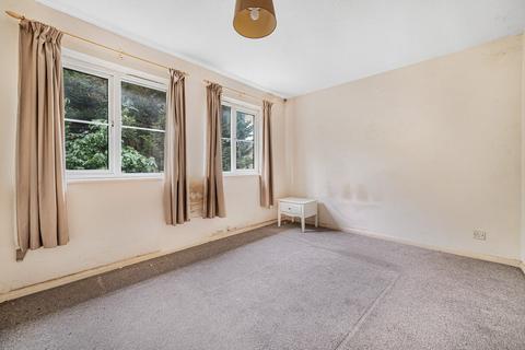 16 Bramley Close, Staines, TW18 1PY