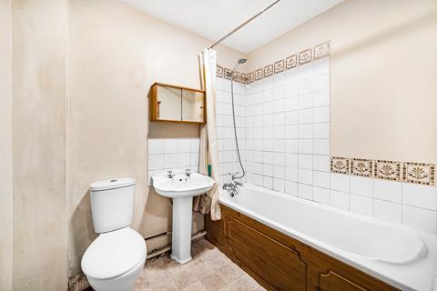 16 Bramley Close, Staines, TW18 1PY