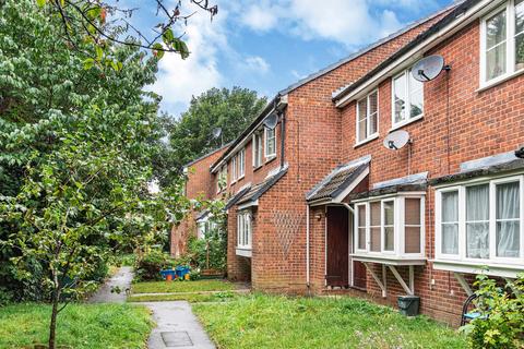 16 Bramley Close, Staines, TW18 1PY
