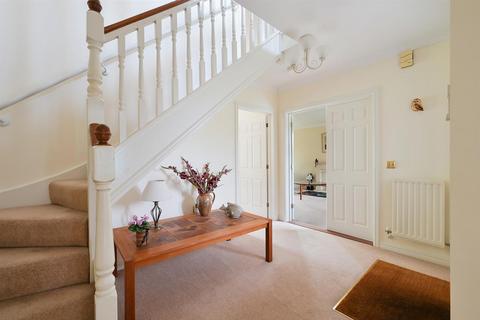19 Lady Harewood Way, Epsom, KT19 7LE