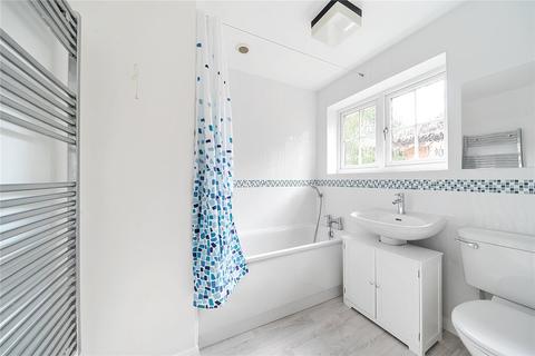 2 Grangewood Close, Pinner, HA5 2JG