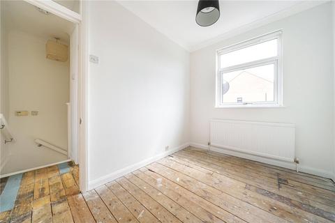 8 Finchley Close, Dartford, DA1 1XR