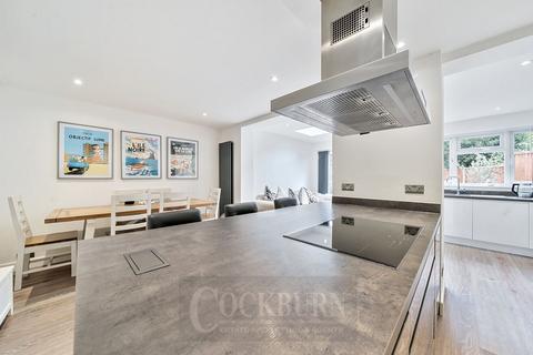 152 Marvels Lane, London, SE12 9PG