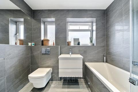 152 Marvels Lane, London, SE12 9PG