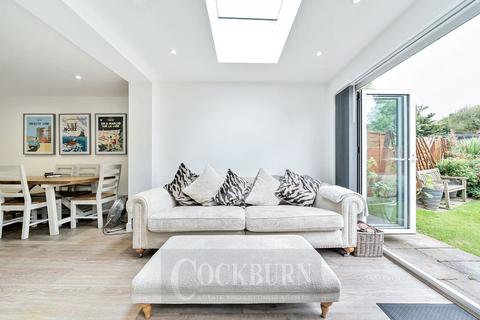 152 Marvels Lane, London, SE12 9PG