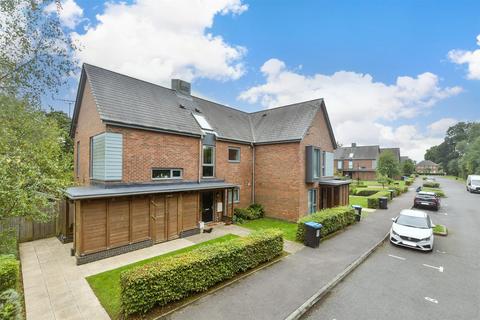 1 bedroom flat for sale, The Beckers, Crawley Down, West Sussex