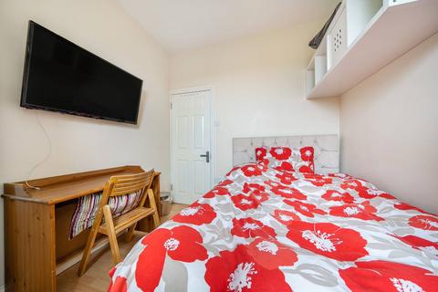 3 Abbotshall Road, London, SE6 1SQ