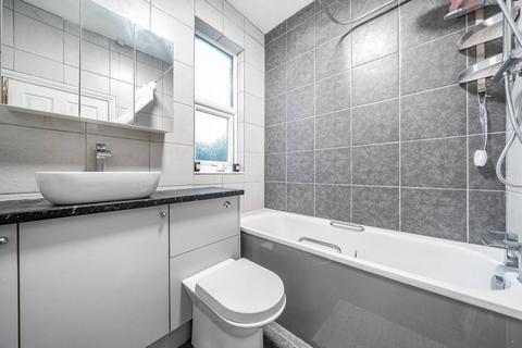 3 Abbotshall Road, London, SE6 1SQ
