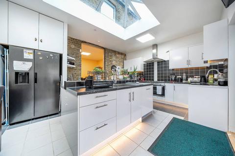 3 Abbotshall Road, London, SE6 1SQ