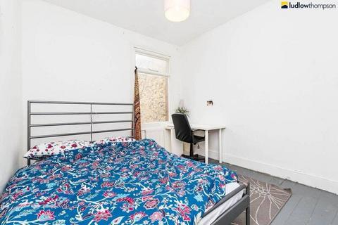 4 bedroom house to rent, London E15