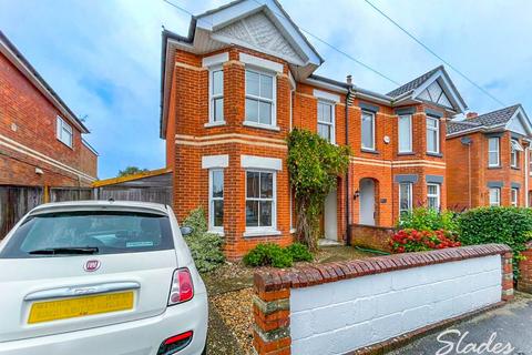 5 bedroom semi-detached house to rent, Jumpers Avenue, Christchurch , Dorset