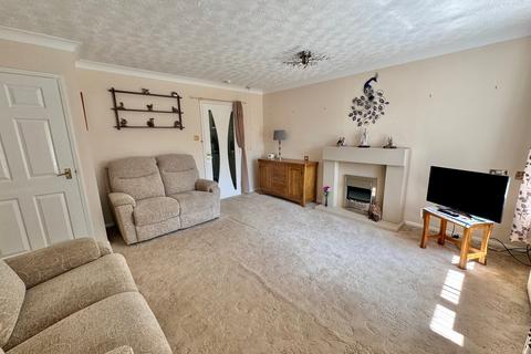 2 bedroom semi-detached bungalow for sale, Rosery Mews, GREAT HOLLAND, CO13