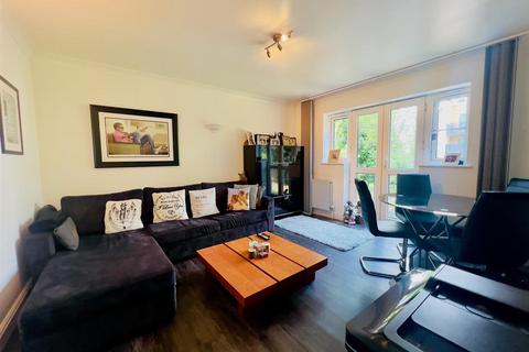 2 bedroom flat for sale, Stevens Close, Beckenham BR3