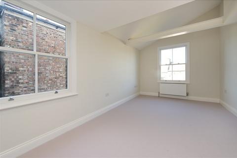 65 Davisville Road, London, W12 9SH