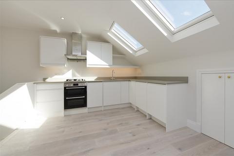 65 Davisville Road, London, W12 9SH