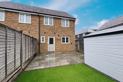 48 Nuthatch Drive, Finberry, Ashford, TN25 7AA