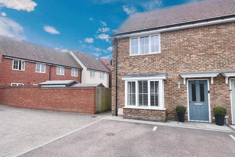 48 Nuthatch Drive, Finberry, Ashford, TN25 7AA