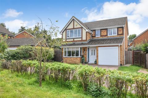 4 Lees Meadow, Hook, RG27 9RZ