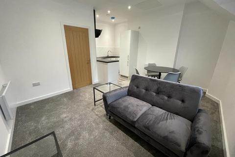 undefined, 33 Lowgate, Hull HU1