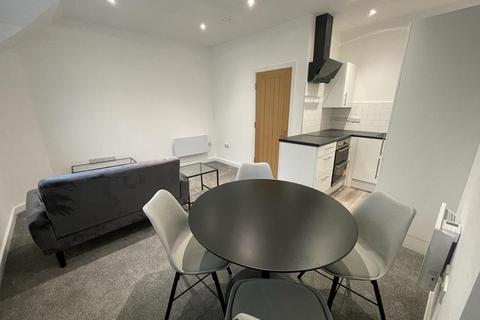 undefined, 33 Lowgate, Hull HU1