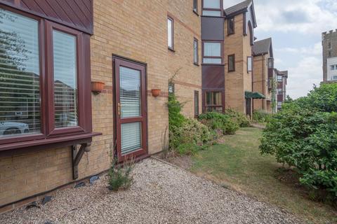 2 bedroom ground floor flat for sale, Victoria Road, The Lawns, CT11