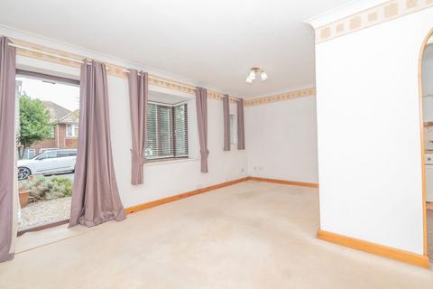 2 bedroom ground floor flat for sale, Victoria Road, The Lawns, CT11