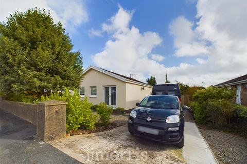 2 bedroom detached bungalow for sale, 18 Clos Y Bigney, Fishguard