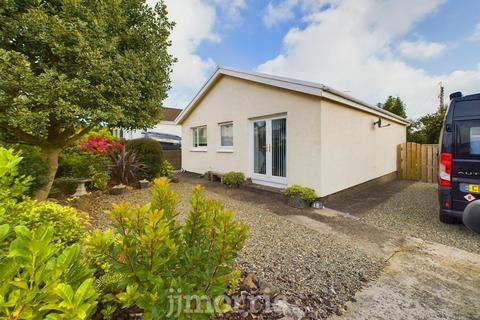 2 bedroom detached bungalow for sale, 18 Clos Y Bigney, Fishguard