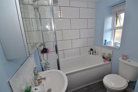 14 Albert Road, Queensbury, Bradford, BD13 1PB
