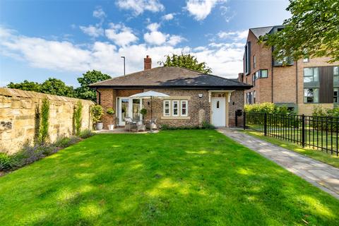 2 bedroom detached bungalow for sale, La Sagesse, Jesmond, NE2