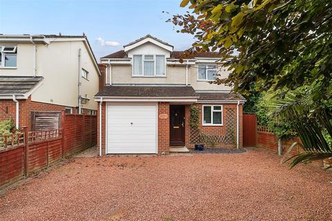 4 bedroom detached house for sale, Lion Road, Pagham