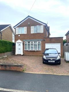 4 bedroom detached house to rent, Whinmoor Crescent, Leeds, West Yorkshire, LS14