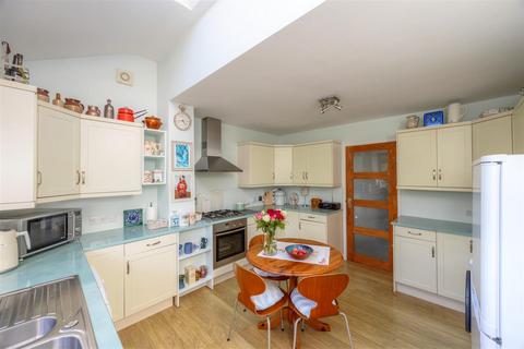 3 bedroom semi-detached house for sale, Peterborough Road, Sheffield