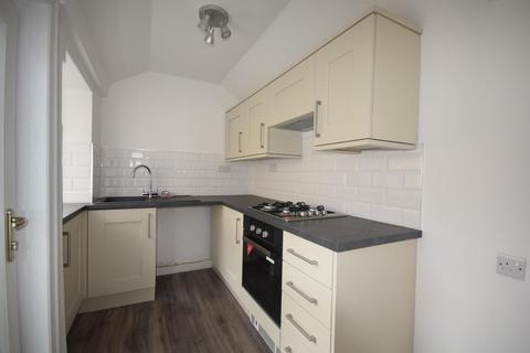 2 bedroom terraced house to rent, Station Road, Foulridge