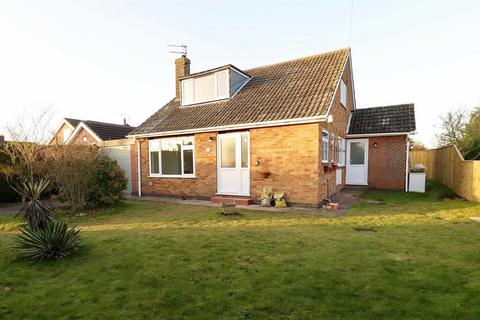 3 bedroom detached bungalow to rent, Roman Avenue South, Stamford Bridge