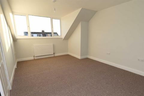 3 bedroom detached bungalow to rent, Roman Avenue South, Stamford Bridge