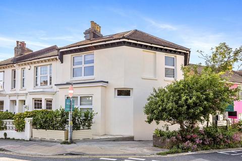 5 bedroom end of terrace house to rent, Queens Park Road, Brighton