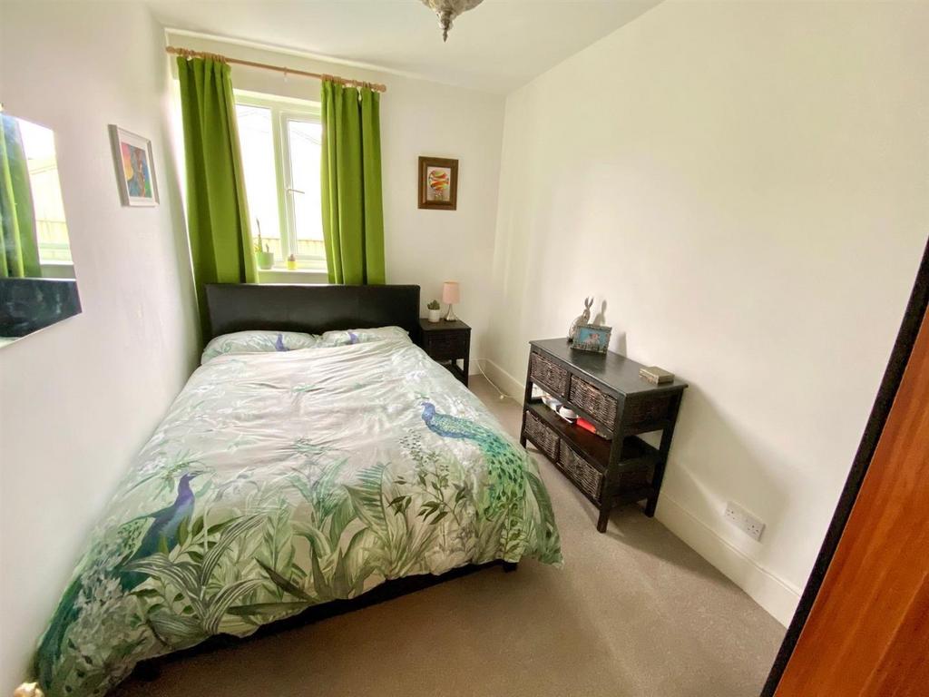 BED 3.jpg