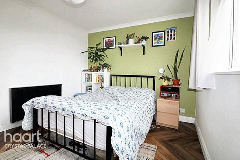 1 bedroom flat for sale, Peabody Hill, LONDON