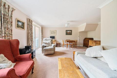 27 Hatch Place, Kingston Upon Thames, KT2 5NB