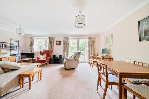 27 Hatch Place, Kingston Upon Thames, KT2 5NB