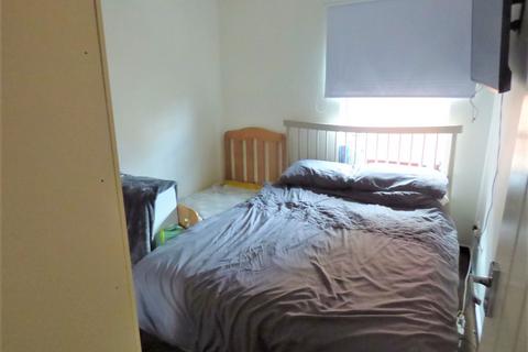 2 bedroom flat to rent, Kirtleton Avenue, Weymouth DT4