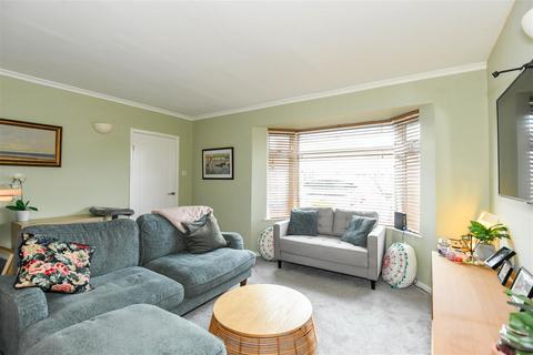 4 Marshmead, Hilperton, Trowbridge, BA14 7SE