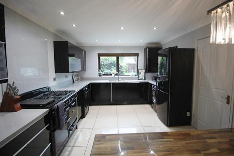 3 bedroom semi-detached house for sale, New Road, Netley Abbey, Southampton