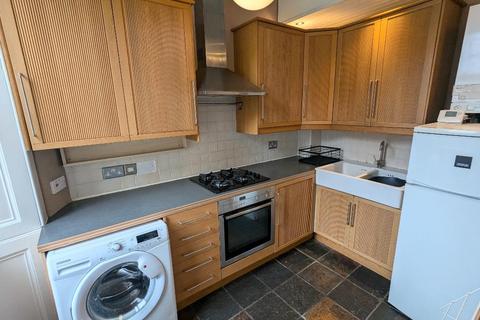 2 bedroom flat to rent, Oxford Street, Edinburgh, EH8